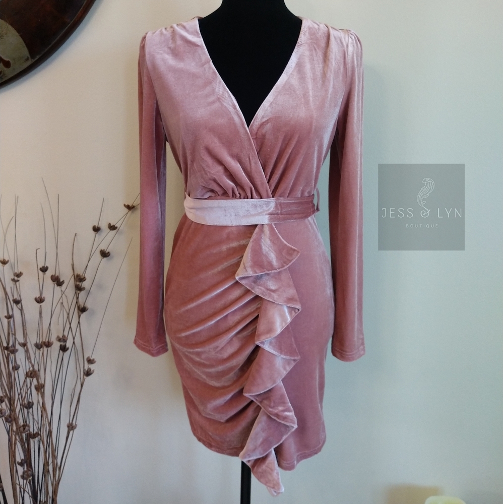 🆕NAYA- Crushed Velvet Pink Sleeved Dress